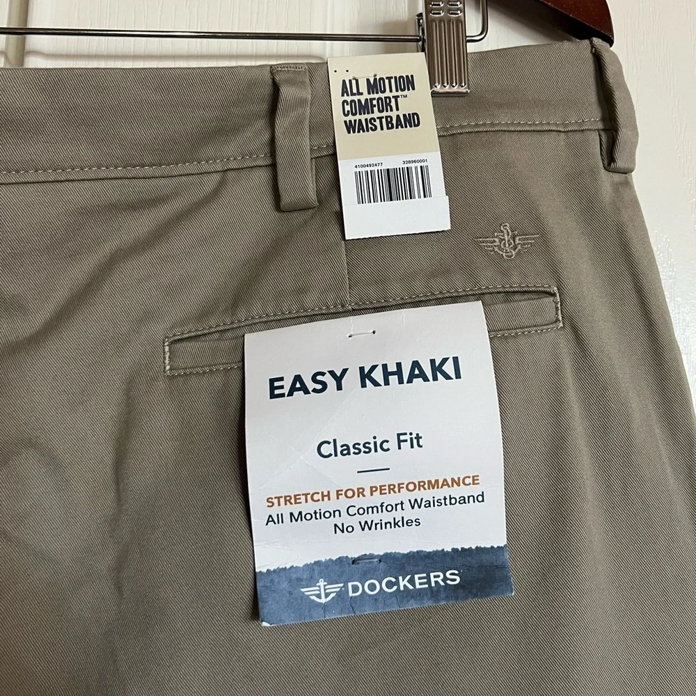 Dockers easy‎ khaki classic fit stretch pants no wrinkles size 40x30 NEW!